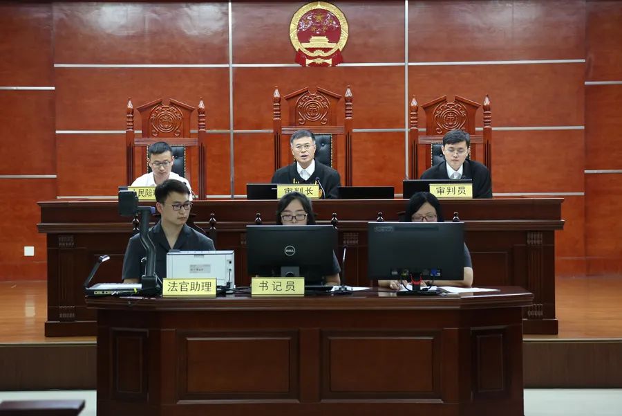 全国首例，“微信群主踢人”案，群主还能随意踢人吗？裁决结果亮了。