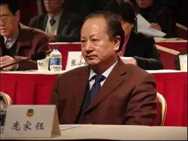霸占下属老婆,被12名妇女联手告倒的陕西高官