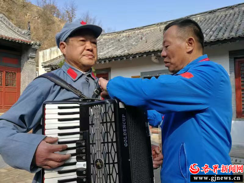 杨青山:“把故事讲述给大家,把快乐收获给自己”